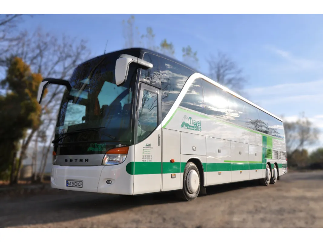 I TRAVEL BUS 4